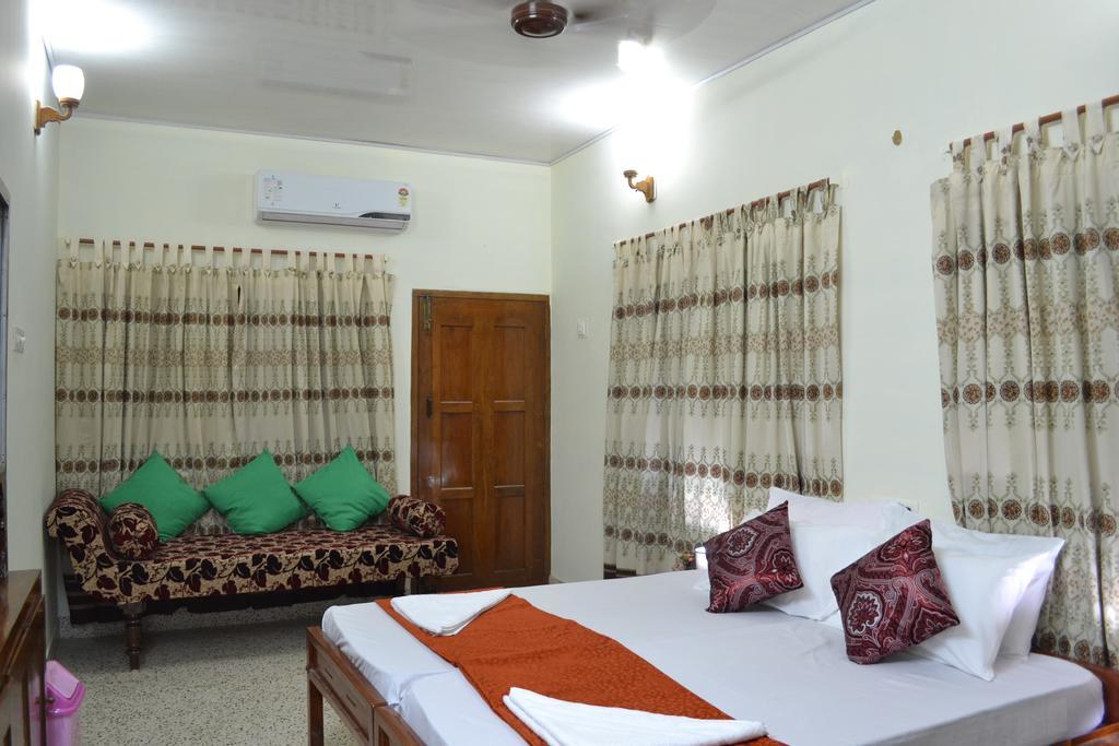 Thoms Beach Homestay Alappuzha Bagian luar foto