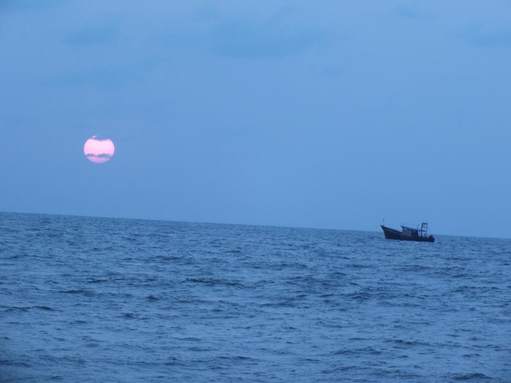 Thoms Beach Homestay Alappuzha Bagian luar foto