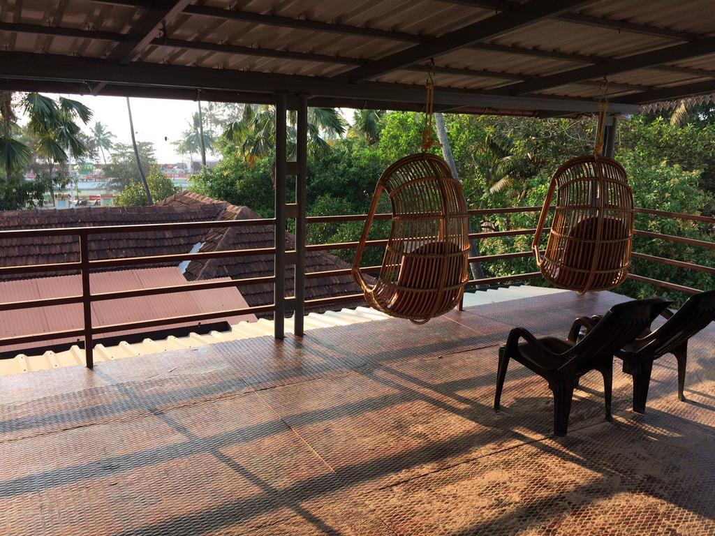 Thoms Beach Homestay Alappuzha Bagian luar foto