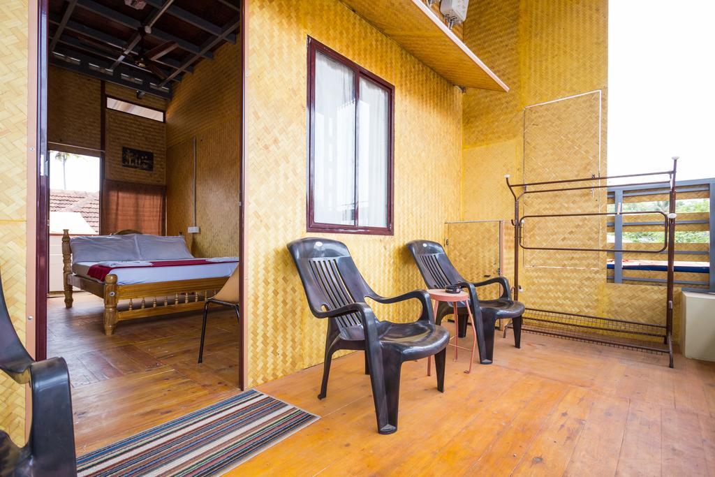 Thoms Beach Homestay Alappuzha Bagian luar foto