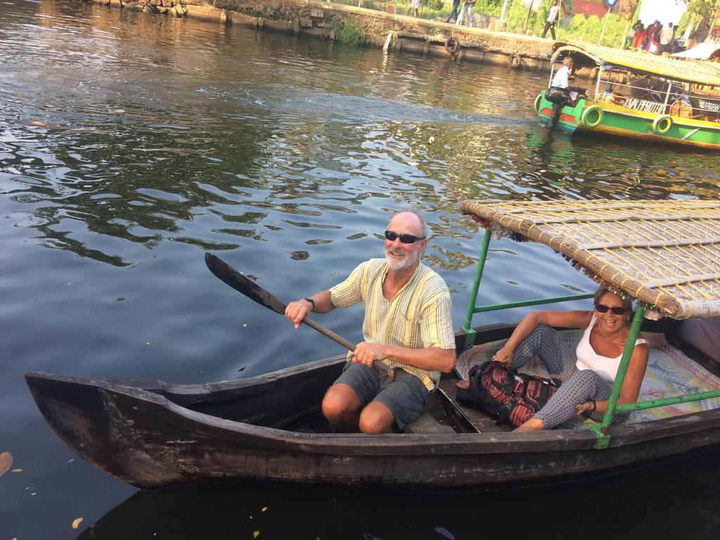 Thoms Beach Homestay Alappuzha Bagian luar foto
