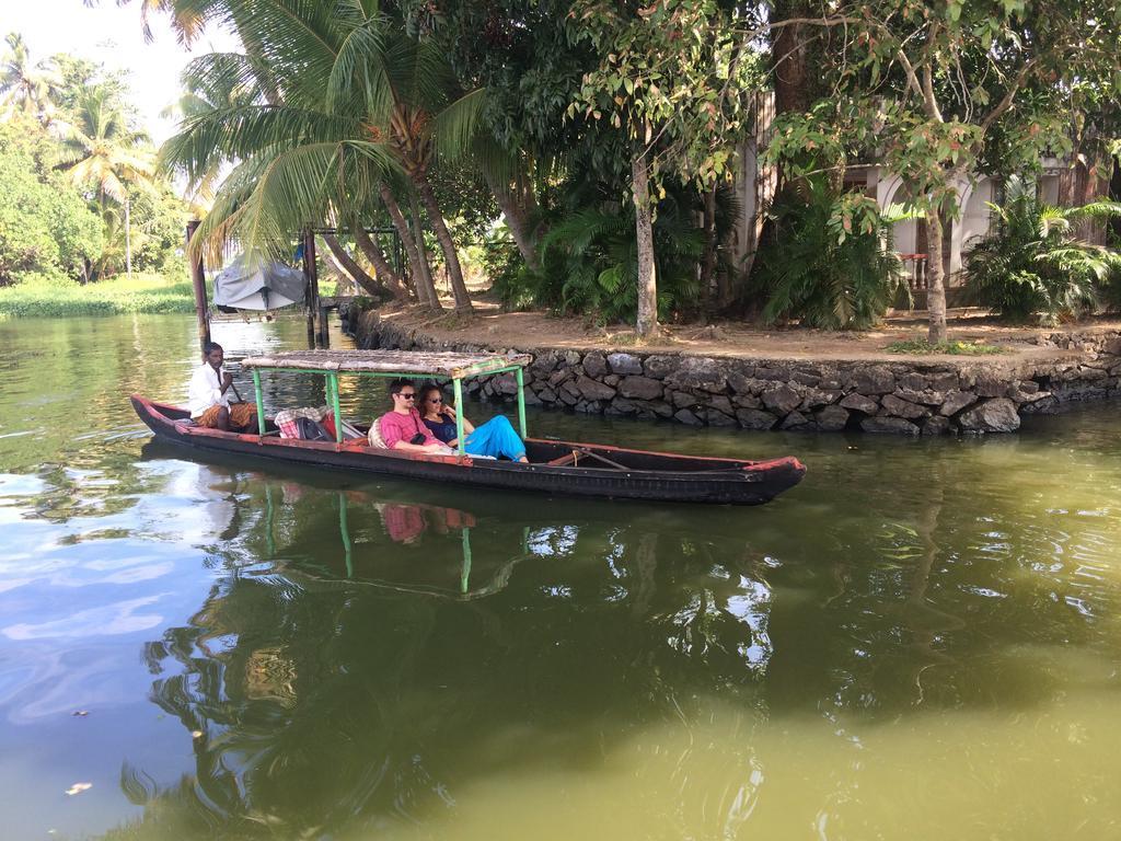 Thoms Beach Homestay Alappuzha Bagian luar foto
